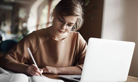 best-laptops-for-students-under-AED-2000-in-UAE