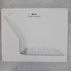 لوحة مفاتيح Apple Magic لجهاز iPad Pro (M4) - أسود