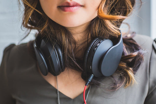 Always on headphones? Know how long you should use headphones to avoid hearing loss