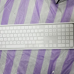 Used Apple Magic Keyboard with Touch ID and Numeric Keypad (USB-C) – White