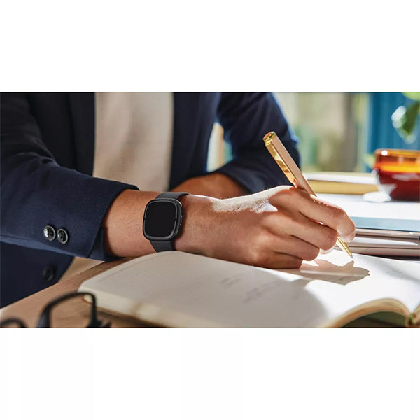 Buy Fitbit Versa 4 Graphite Online in Dubai
